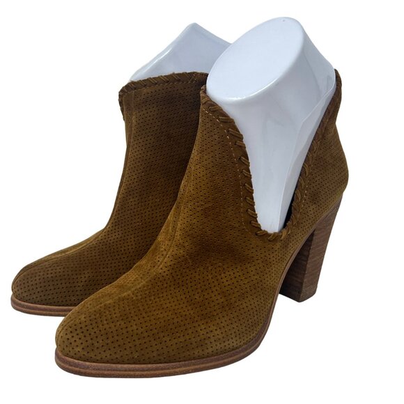 Vince Camuto Fernlee Pumpernickel Perforated Tan Brown Suede Ankle Boots Size 7M - Picture 2 of 8